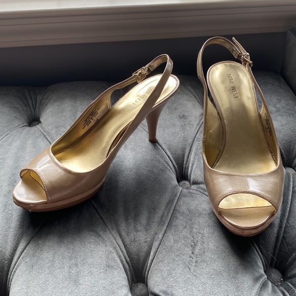 Nine West 7 1/2 Tan Faux Patent Leather Heels - Picture 2 of 14